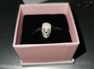 Charm pandora Teschio che si illumina al buio

