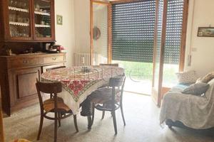 Casa indipendente di 220 m² con 4 locali e box aut