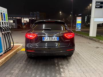 Maserati Levante 275