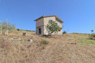 CASA SEMINDIPENDENTE A ISOLA DI CAPO RIZZUTO