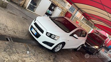 buone condizioni  adatta anche per I neopatentati 