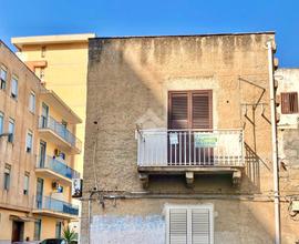3 LOCALI A PALERMO