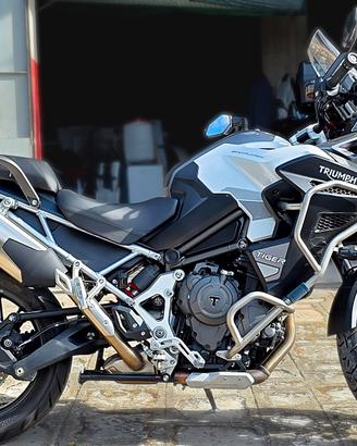 Triumph Tiger 1200 GT Explorer - Solo 2.676 km

