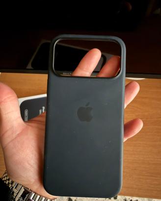 Silone Case Iphone 17 Pro Max Black