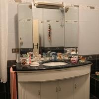 Lavabo con cassetto e specchiera
