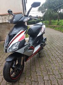 APRILIA SR 50  Anno 2015