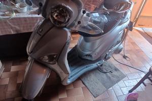 LIBERTY 125 (ANNO2006) SOLO PEZZI