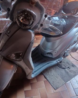 LIBERTY 125 (ANNO2006) SOLO PEZZI