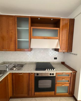 Cucina angolare color noce