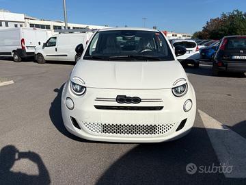 Fiat 500 Berlina Hybrid Icon