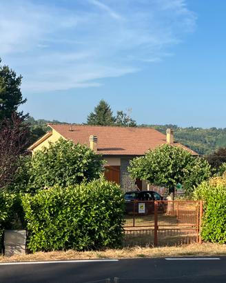 Casa con ampio giardino Avaglio (Marliana)