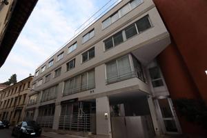 GRAZIOSO ATTICHETTO IN CENTRO STORICO CON POSTO AU