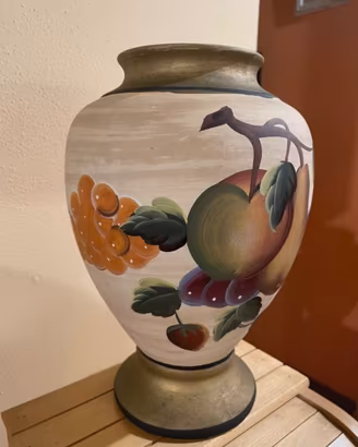 Vaso in terracotta dipinto a mano