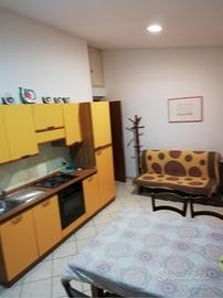 Centrale a pochi passi dal mare