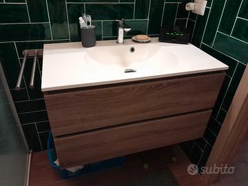 Arredo bagno mobile e specchiera