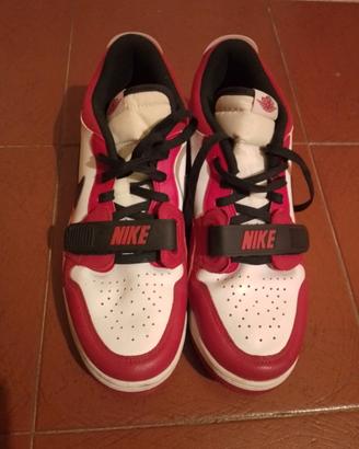 Scarpe naik