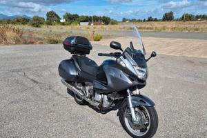 Stupenda Honda Deauville 700