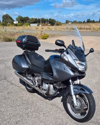 Stupenda Honda Deauville 700