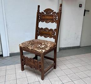 Sedia antica in legno  con seduta imbottita