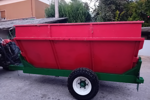 Carretto trasporto uva con cassone ribaltabile