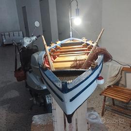 barca artigianale in legno fatta a mano 