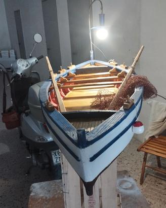 barca artigianale in legno fatta a mano 