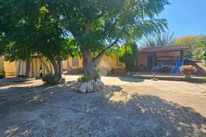 VILLA SINGOLA A LATINA