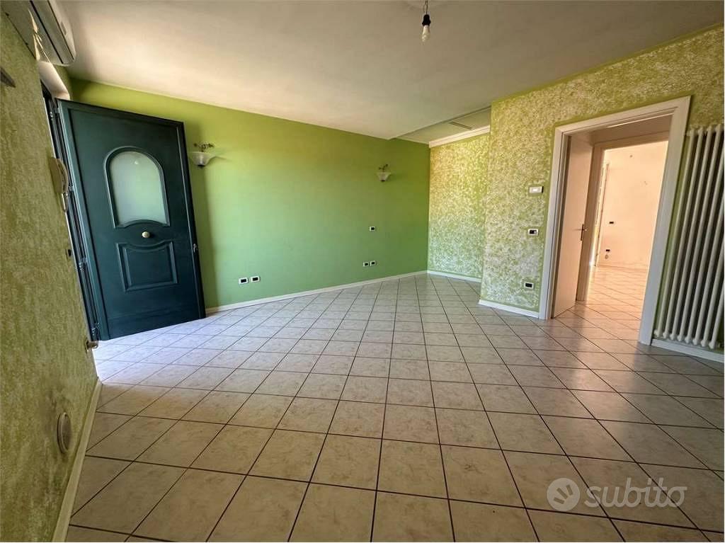 Appartamento di 85 m² con 3 locali a Porcari - Altro