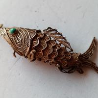 Antico pendaglio con carpa koi giappone