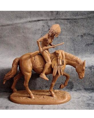 NOVITA TIHONFIGUREN INDIANO A CAVALLO. PLASTICA