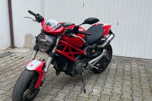Ducati Monster 696
