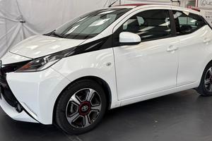 TOYOTA AYGO X - WAVE  BORDEAUX 1.0L