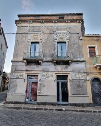 Palazzo storico a Linguaglossa