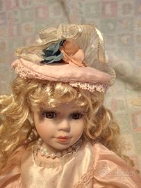 Bambola in porcellana