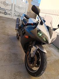Yamaha r1