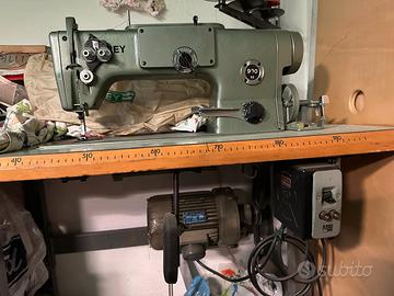 macchina da cucire industriale