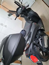 Scooter Honda SH 300