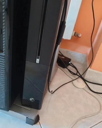 2 xbox one + 2 controller, lotto giochi e volante