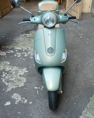 Vespa 150 LX