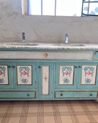 Stupendo mobile bagno, con piana di marmo