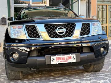Nissan Navara 2.5 dCi Double Cab PICK UP HARD TOP