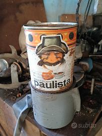 latte e contenitori in metallo vintage