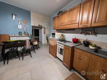 CASA SEMINDIPENDENTE A MONTESARCHIO