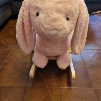 Dondolo a forma di coniglio 