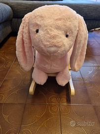 Dondolo a forma di coniglio 