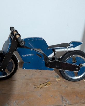 Moto in legno per bambini