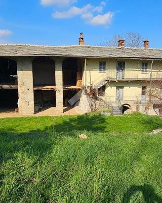 CASA SEMINDIPENDENTE A PRAROSTINO