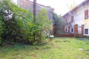 Stabile abitativo e commerciale