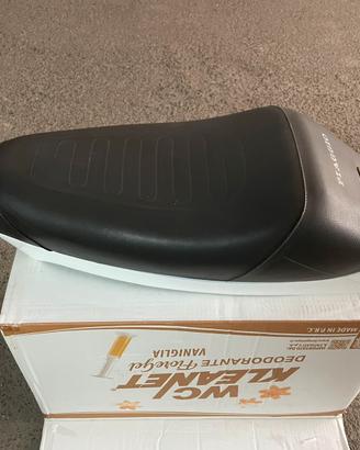 Sella Vespa Hp V