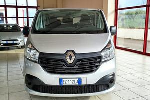 Furgone renault trafic 9 posti